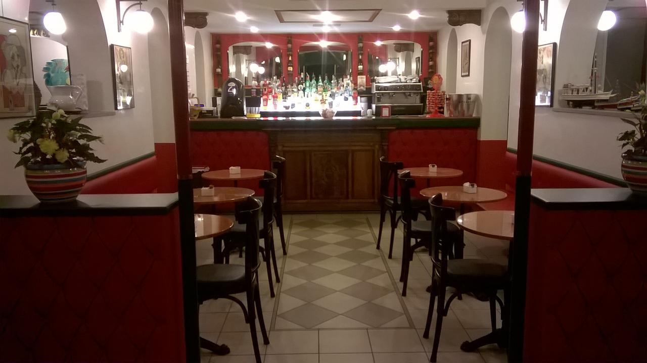 罗马别墅酒店 利尼亚诺萨比亚多罗 外观 照片